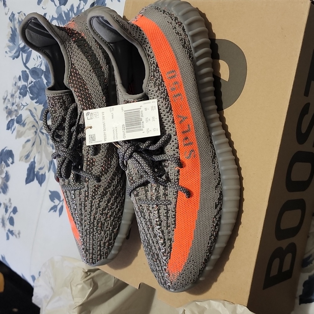 Yeezy 350 V2